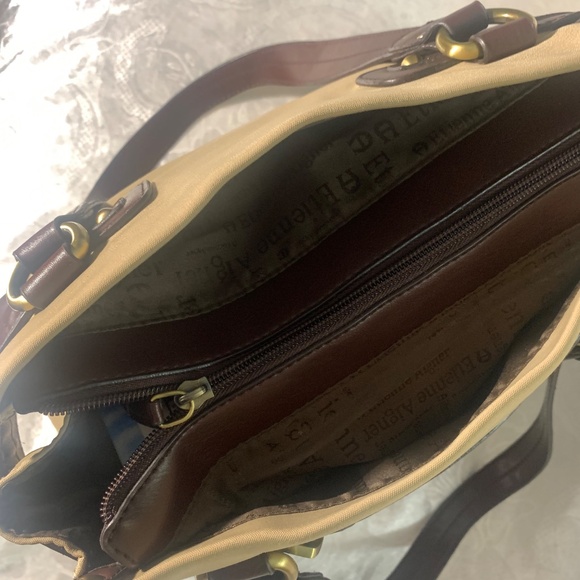 ETIENNE AIGNER Elegant Brown Shoulder Bag - Perfect Condition, Great Deal! - Picture 7 of 16